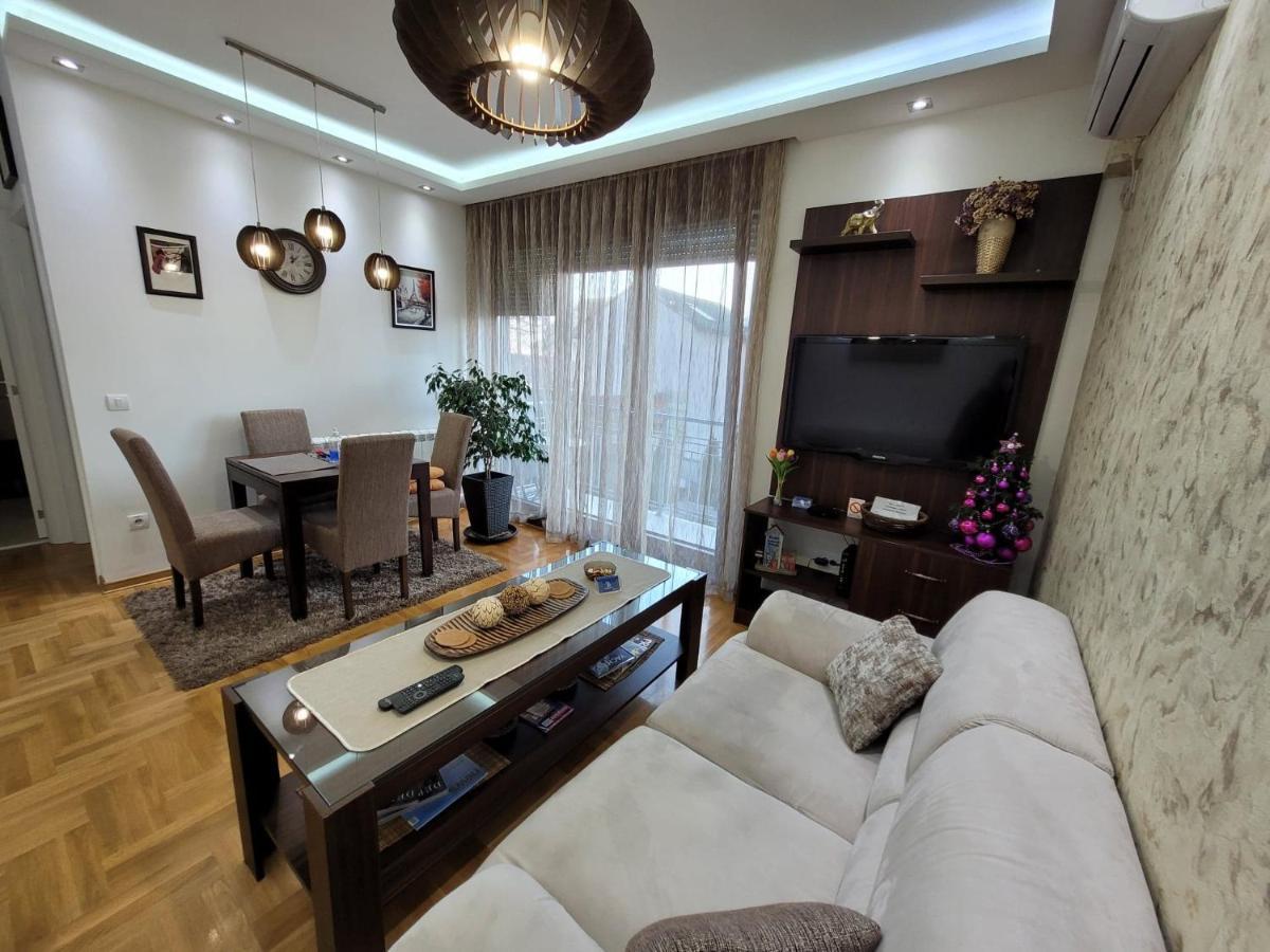 Apartment Iris Belgrado Buitenkant foto
