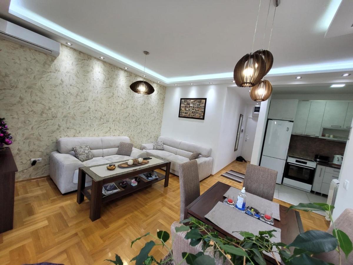 Apartment Iris Belgrado Buitenkant foto