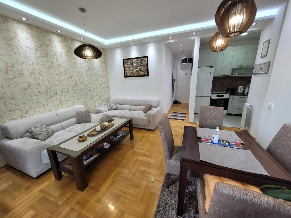 Apartment Iris Belgrado Buitenkant foto
