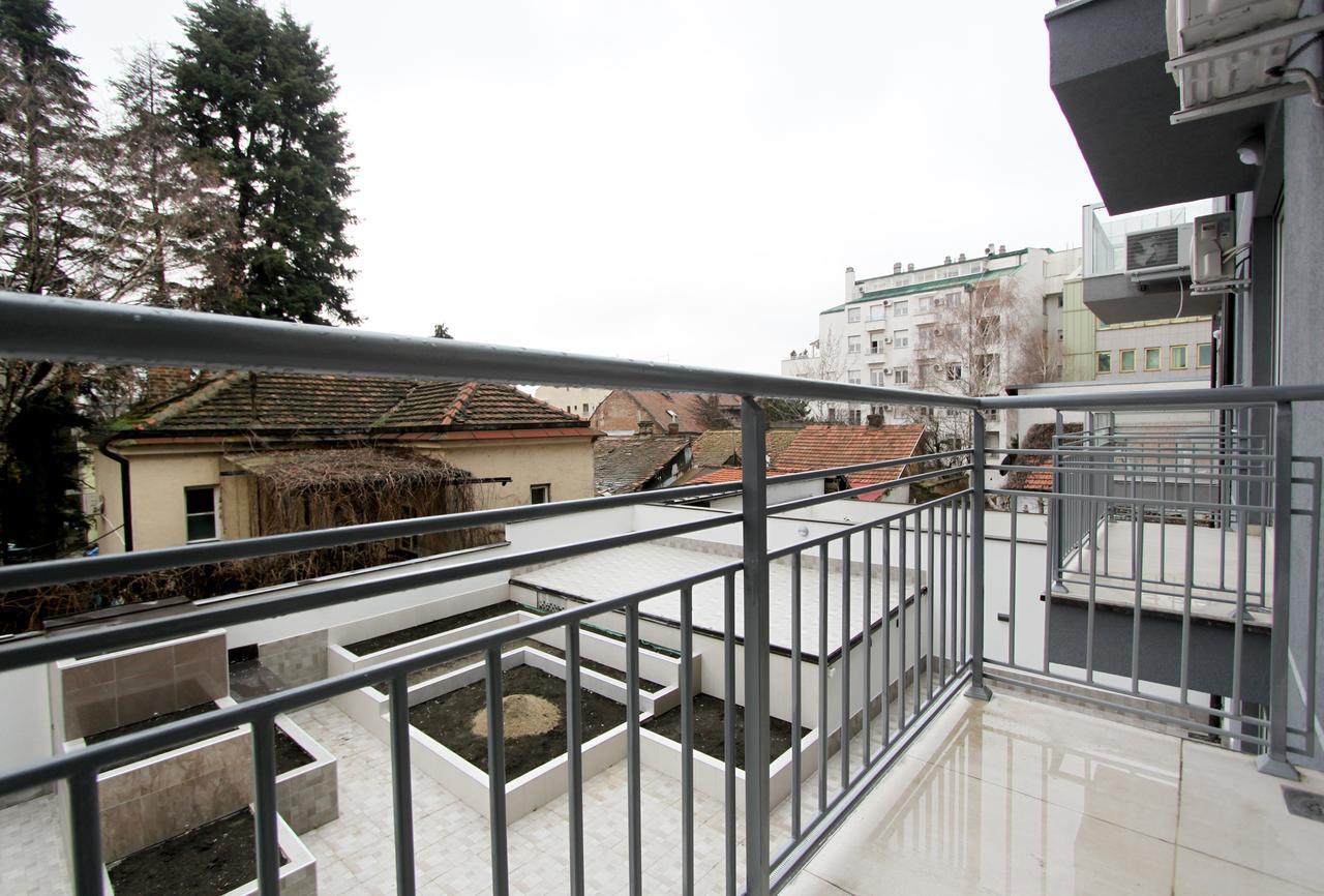 Apartment Iris Belgrado Buitenkant foto