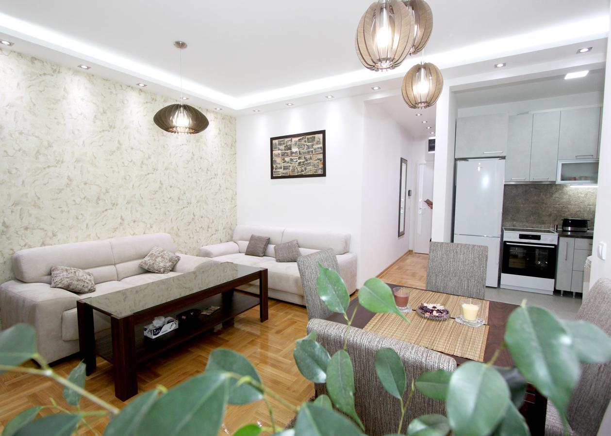 Apartment Iris Belgrado Buitenkant foto