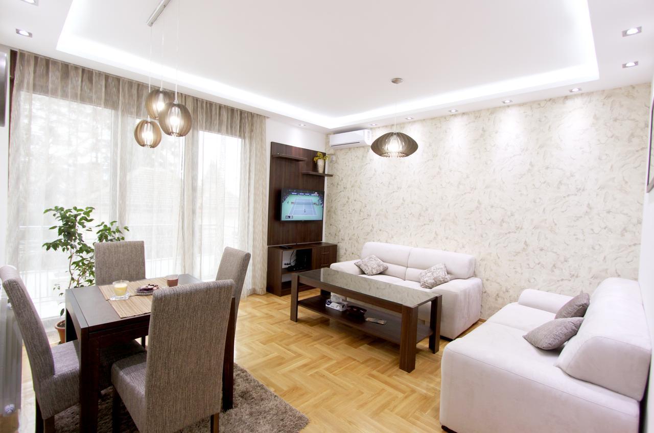 Apartment Iris Belgrado Buitenkant foto