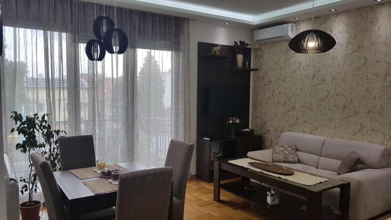 Apartment Iris Belgrado Buitenkant foto
